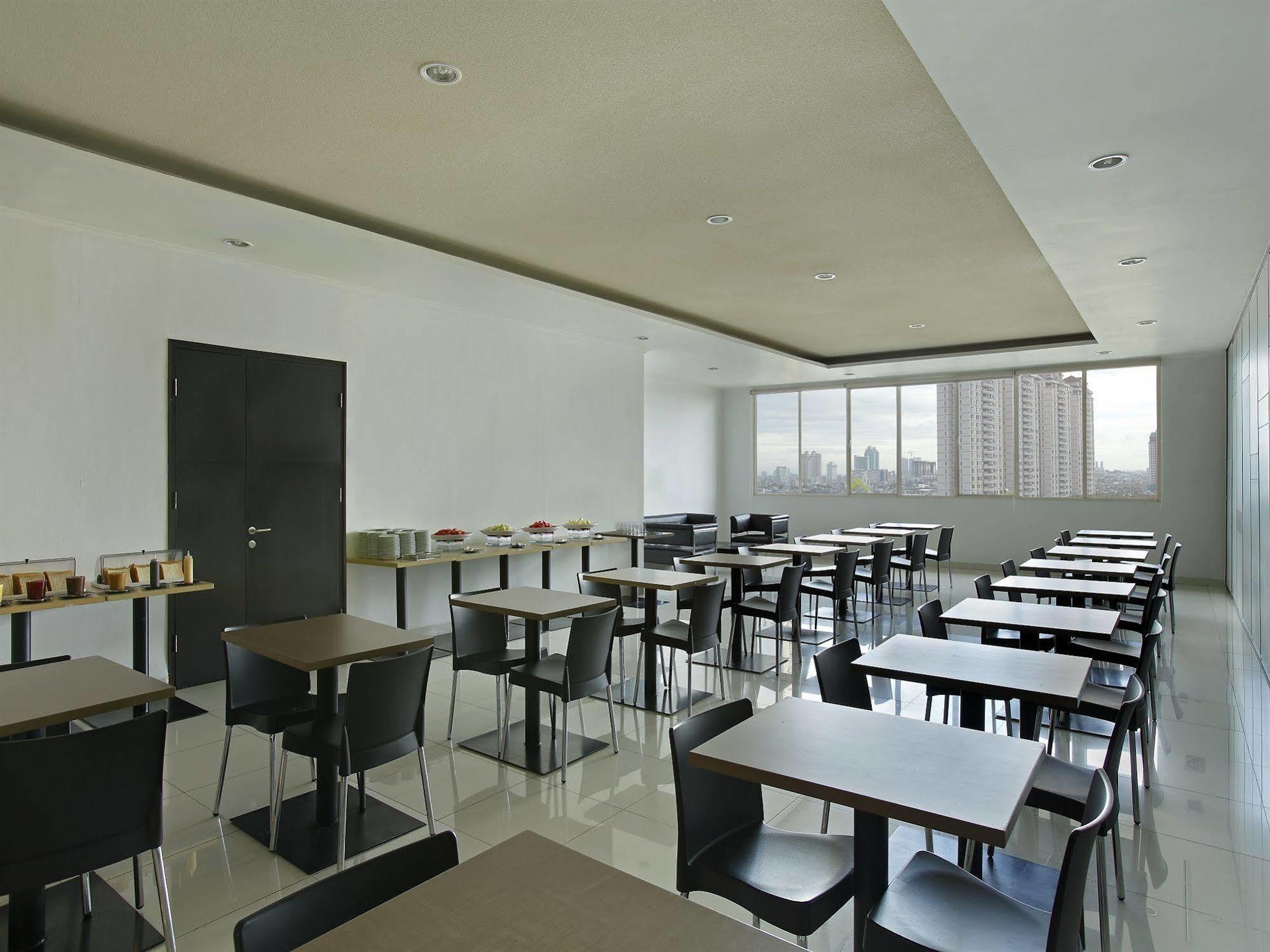 Amaris Hotel Mangga Dua Square Jakarta Exterior foto